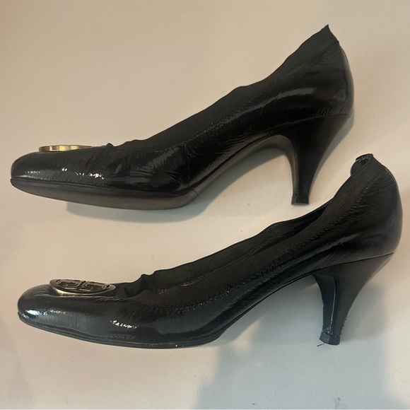 Tory Burch Caroline Black Patent Leather Elastic Pump Gold Logo Size 10 - Picture 5 of 13